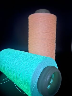 100 metri di filato luminoso che brilla al buio Filato a maglia